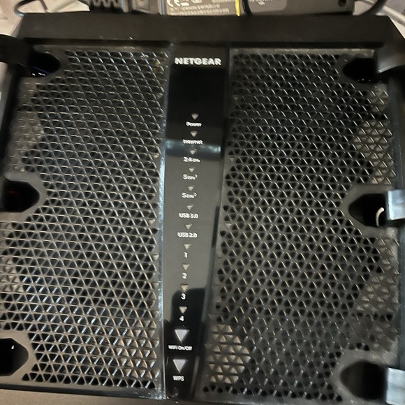 NETGEAR Nighthawk X6 AC3200 Tri-Band Wi-Fi‎ Router R8000 - Picture 4 of 13